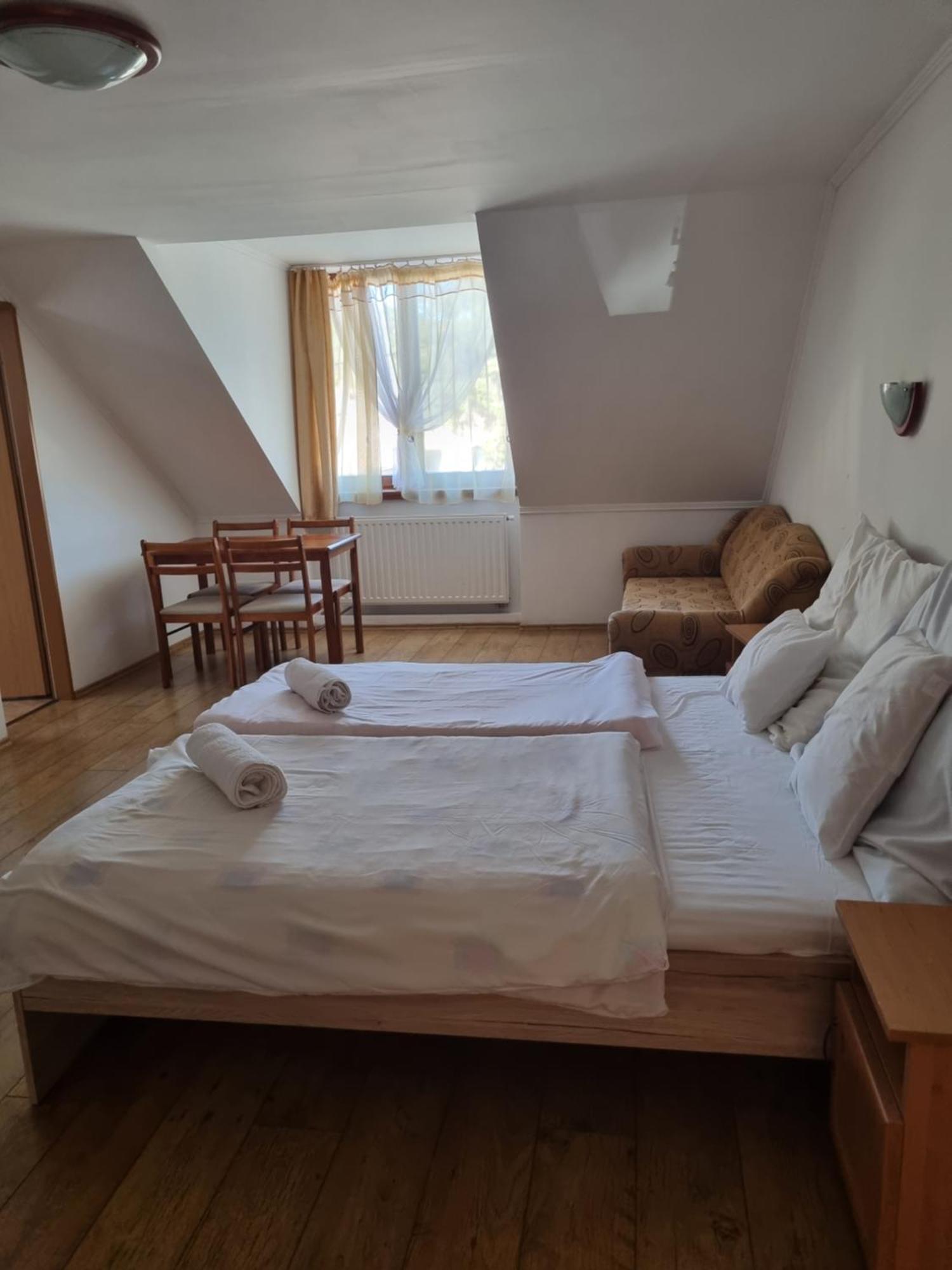 Kemences Fogado Bed and Breakfast Tardos Exteriör bild